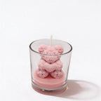 Ozdobna świeca sojowa Miś z Róż w szkle Różowy