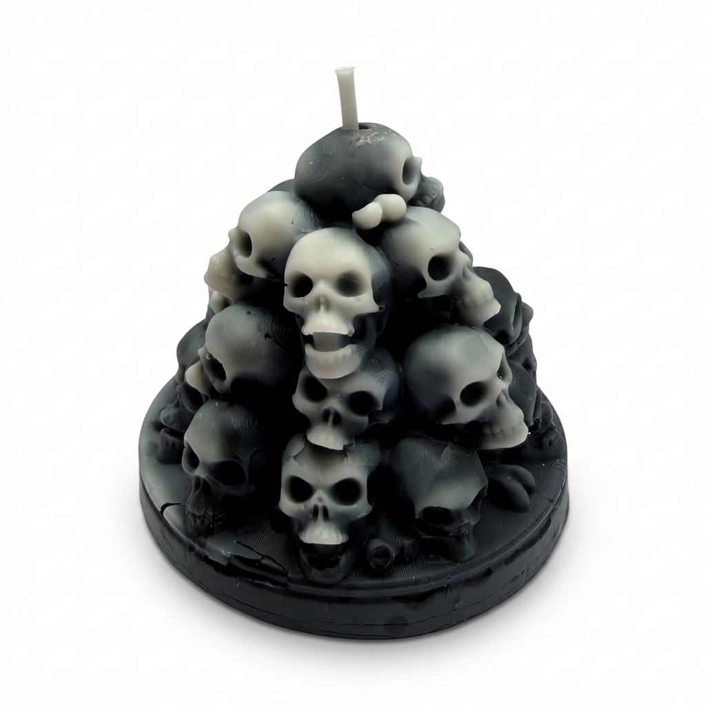 Halloween-Sojakerze in Form einer Totenkopf-Pyramide, Duft Blue Haze, 140 g