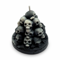 Halloween-Sojakerze in Form einer Totenkopf-Pyramide, Duft Blue Haze, 140 g