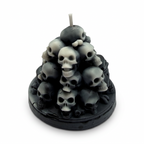 Halloween-Sojakerze in Form einer Totenkopf-Pyramide, Duft Blue Haze, 140 g