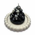Halloween-Sojakerze in Form einer Totenkopf-Pyramide, Duft Blue Haze, 140 g