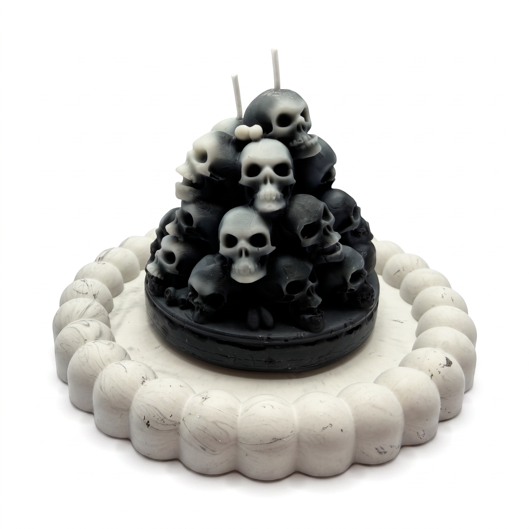 Halloween-Sojakerze in Form einer Totenkopf-Pyramide, Duft Blue Haze, 140 g