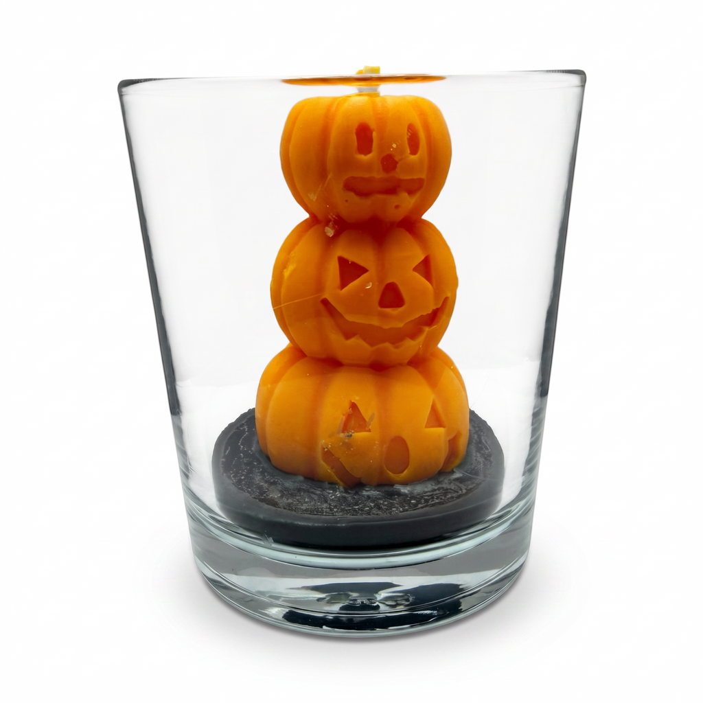 Candela di soia di Halloween con statuette di ZUCCHE SPETTRALI in vetro, profumazione Pumpkin Spice, 140 g