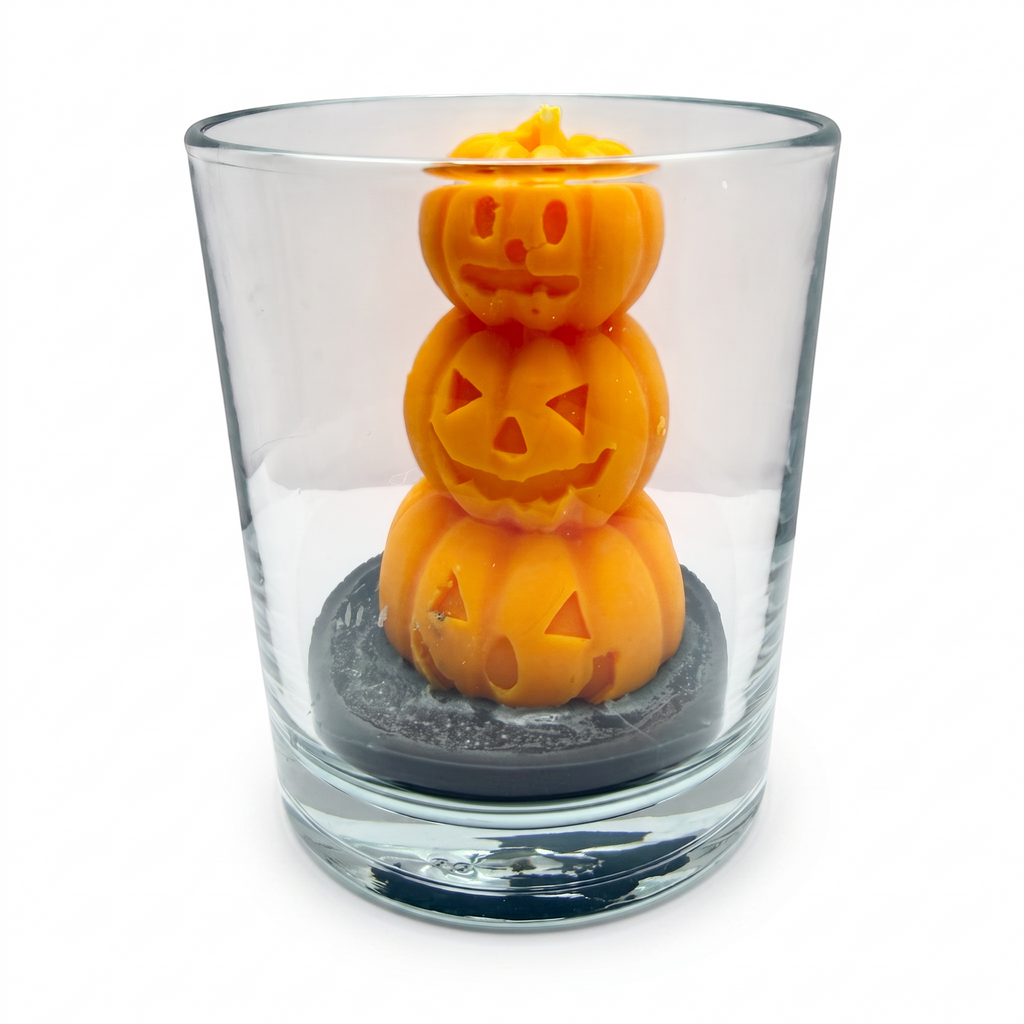 Candela di soia di Halloween con statuette di ZUCCHE SPETTRALI in vetro, profumazione Pumpkin Spice, 140 g