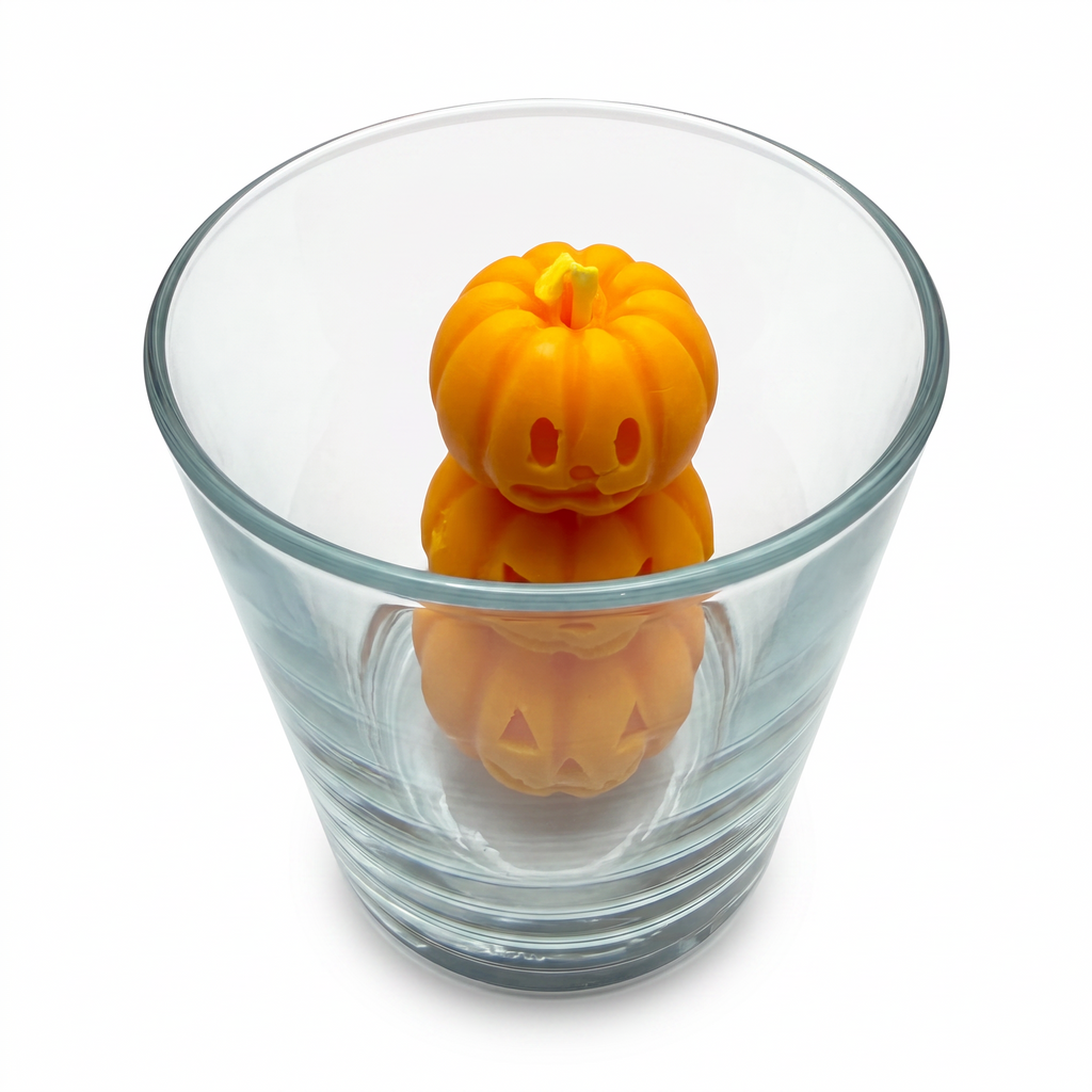 Candela di soia di Halloween con statuette di ZUCCHE SPETTRALI in vetro, profumazione Pumpkin Spice, 140 g