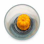 Candela di soia di Halloween con statuette di ZUCCHE SPETTRALI in vetro, profumazione Pumpkin Spice, 140 g