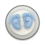 Sójová svíčka Niebieskie Stópki na baby shower pro chlapce s vůní Soft Linen, 200g ve skle
