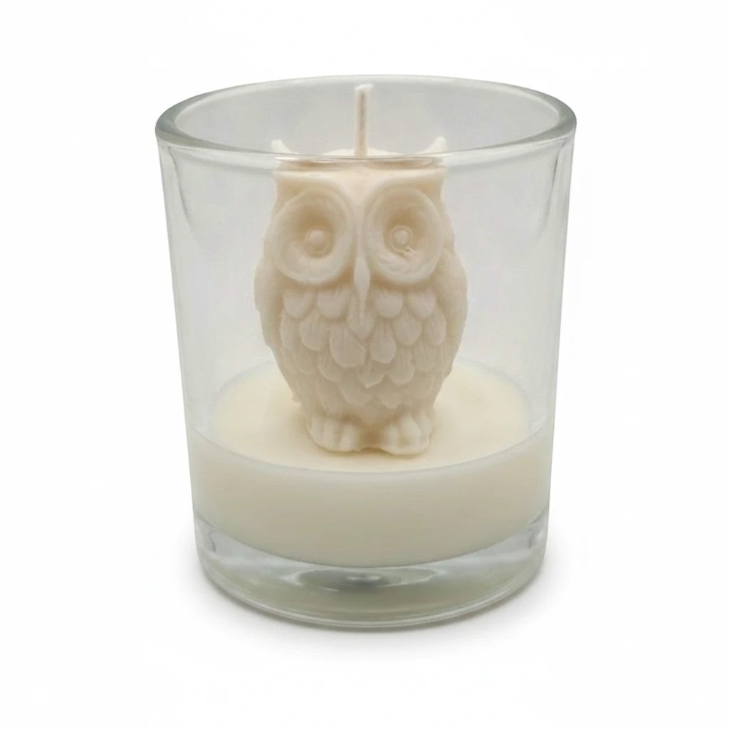 Ozdobna świeca sojowa ScentLoop.eu w kształcie sowy w szklanym naczyniu o zapachu wanilii, 100g