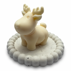 Kalėdinė sojų vaško žvakė „Rudolfo elnio“ figūrėlė, kvapas „Christmas Home“, 130g