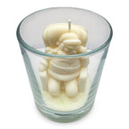 Juldoftljus av soja, jultomtefigur i glas, doften Christmas Home 165g