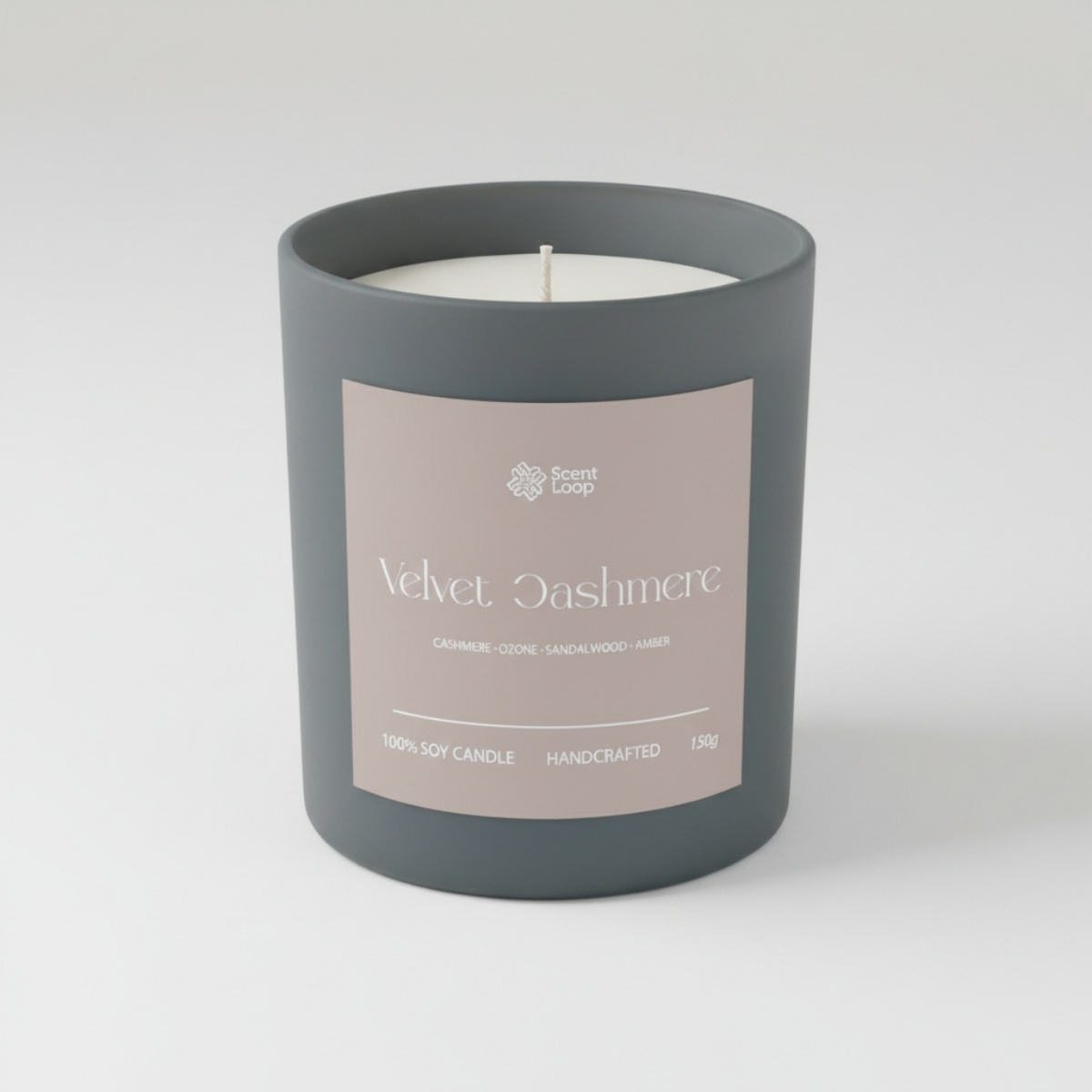 Świeca sojowa zapachowa Velvet Cashmere Regular 150g