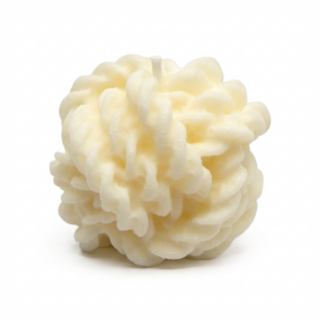 Dekorativní sójová svíčka Kłębuszek v podzimně-zimní atmosféře s vůní Soft Linen 65g