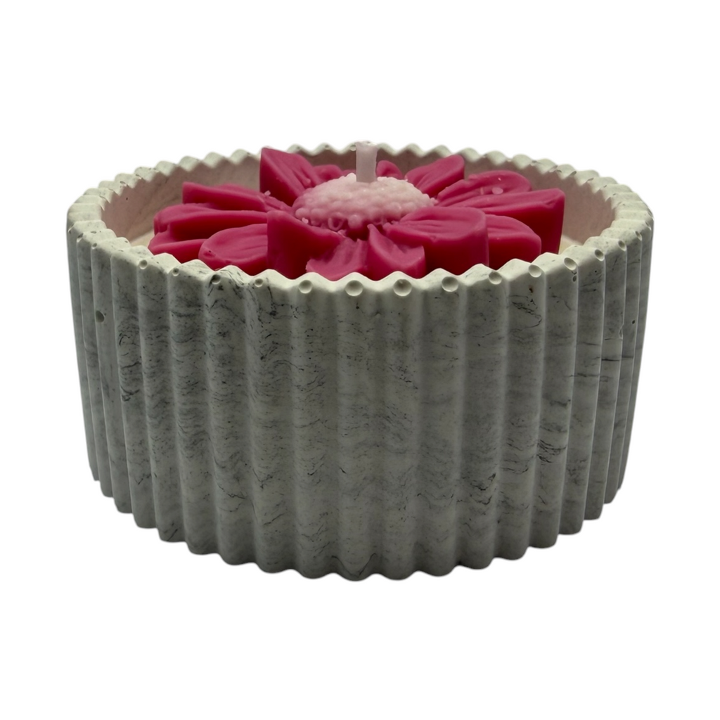 Sojová svíčka v sádře PINK FLOWER vůně Zanzibar 90g