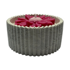 Sojová svíčka v sádře PINK FLOWER vůně Zanzibar 90g