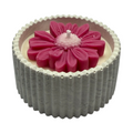 Sojová svíčka v sádře PINK FLOWER vůně Zanzibar 90g