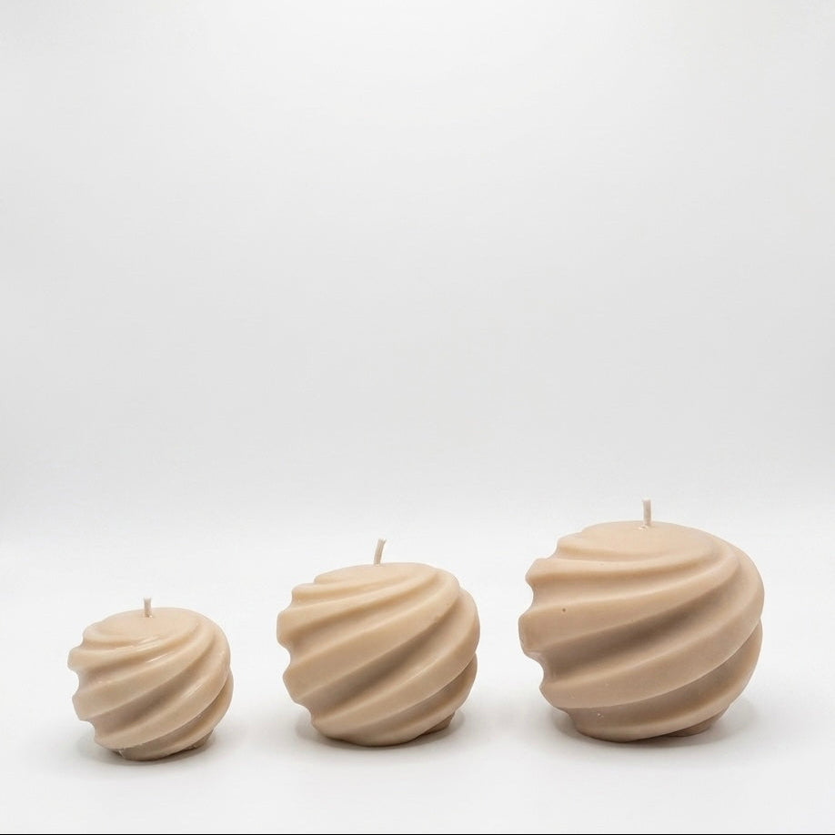 Set - Decoratieve sojakaars voor de woonkamer Kula Fala S+M+L in beige met de geur Blue Haze 500g